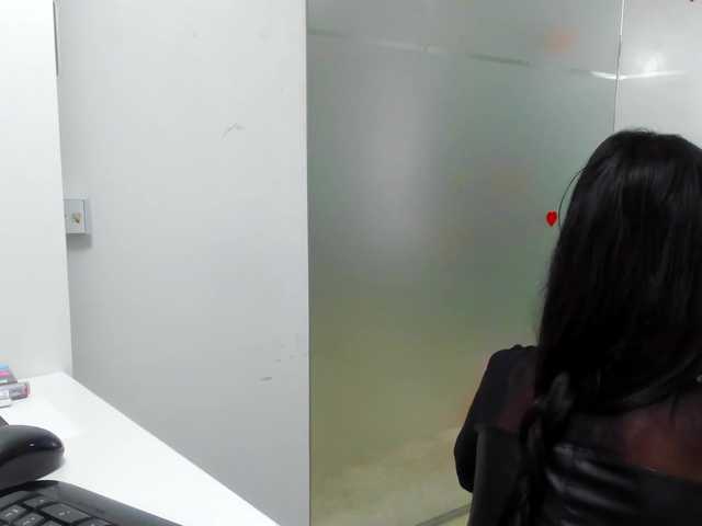 queenrafaelle's BongaCams show and profile