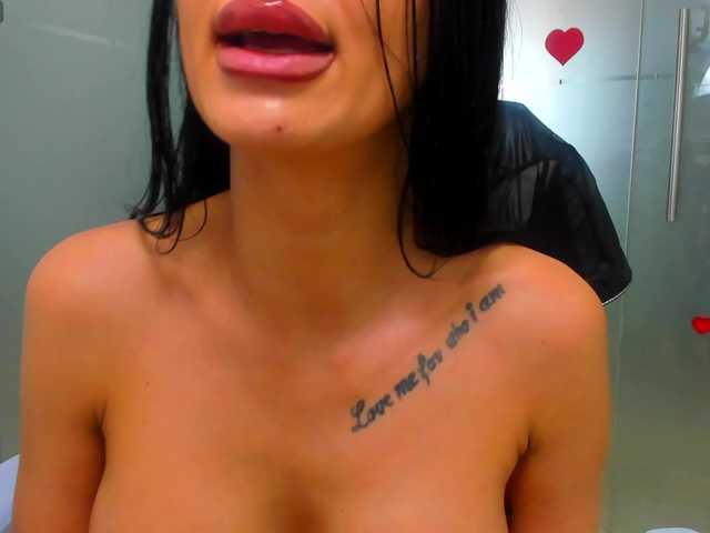 queenrafaelle's BongaCams show and profile