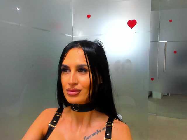 queenrafaelle's BongaCams show and profile