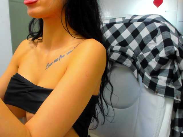 queenrafaelle's BongaCams show and profile