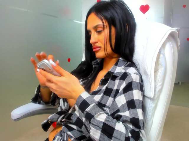 queenrafaelle's BongaCams show and profile