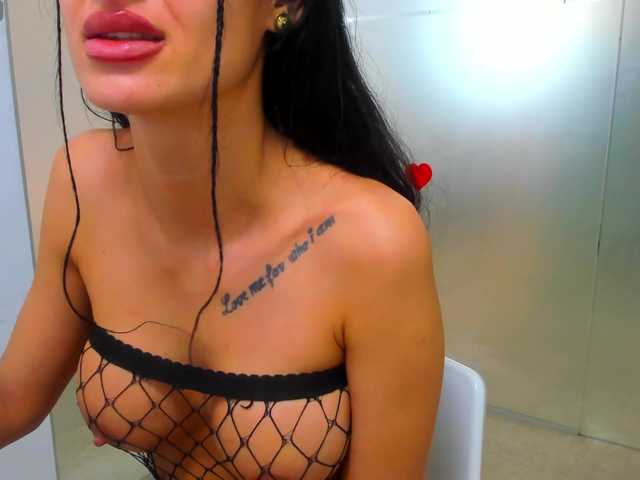 queenrafaelle's BongaCams show and profile