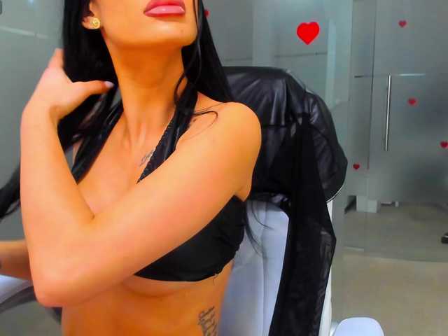 queenrafaelle's BongaCams show and profile