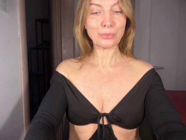 RachellHot's BongaCams show and profile