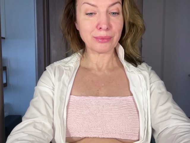 RachellHot's BongaCams show and profile