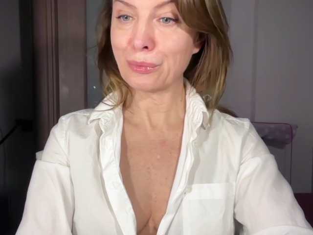 RachellHot's BongaCams show and profile