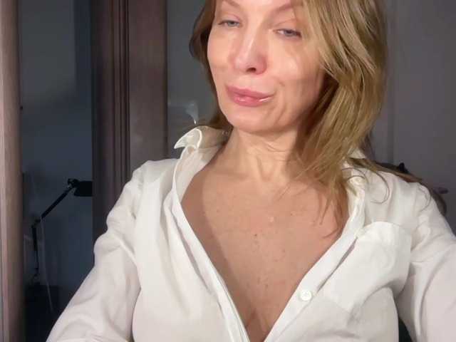 RachellHot's BongaCams show and profile