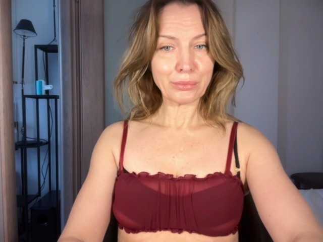 RachellHot's BongaCams show and profile