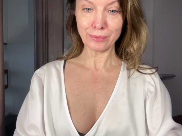 RachellHot's BongaCams show and profile