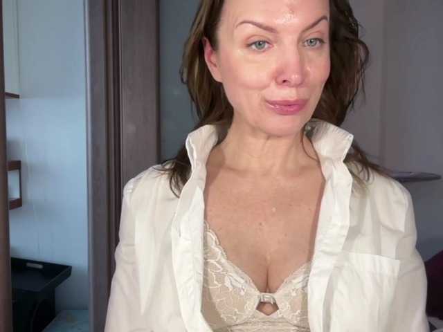 RachellHot's BongaCams show and profile