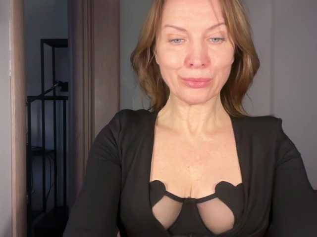 RachellHot's BongaCams show and profile