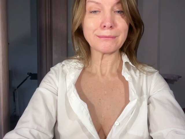 RachellHot's BongaCams show and profile