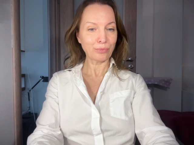 RachellHot's BongaCams show and profile