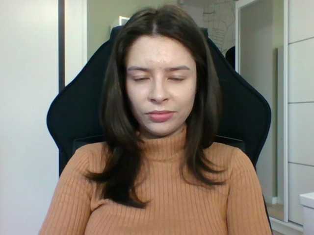 LariceHoney's BongaCams show and profile