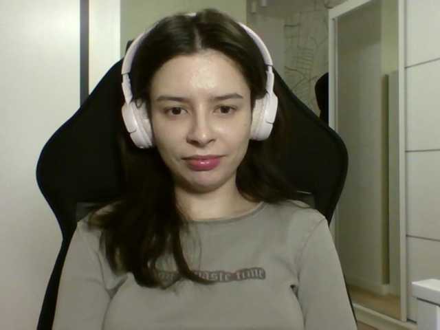 LariceHoney — Halo guys ;* Each 50 tok is a sexy tease of mine ;* lets havefun 