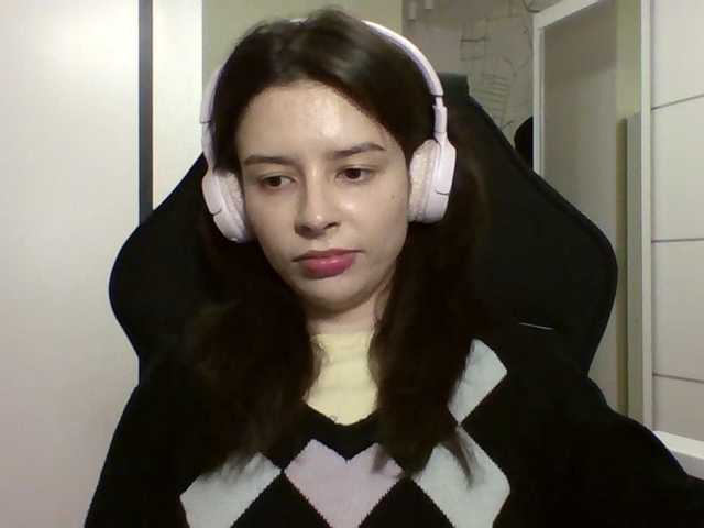 LariceHoney's BongaCams show and profile