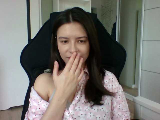 LariceHoney's BongaCams show and profile