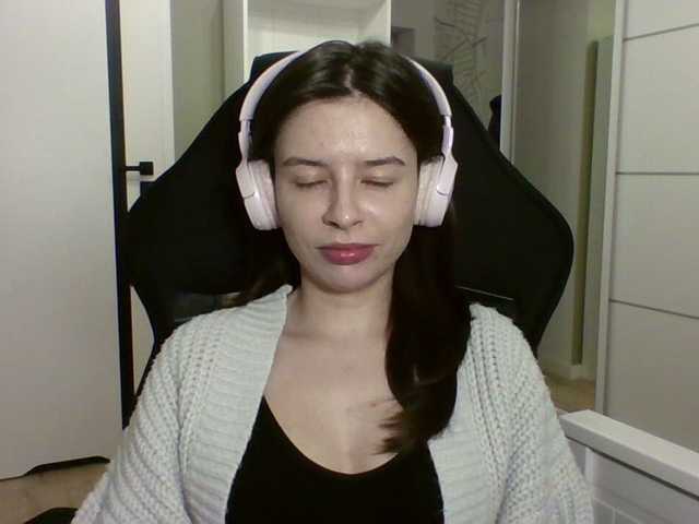 le modèle LariceHoney est en webcam porno dans un show sur le site bongacams, il possède les tags suivants: White/Caucasian,Brunette,Trimmed