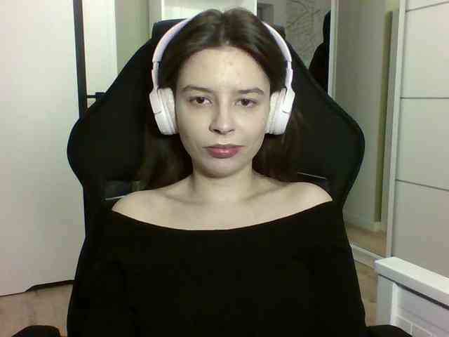 LariceHoney webcam
