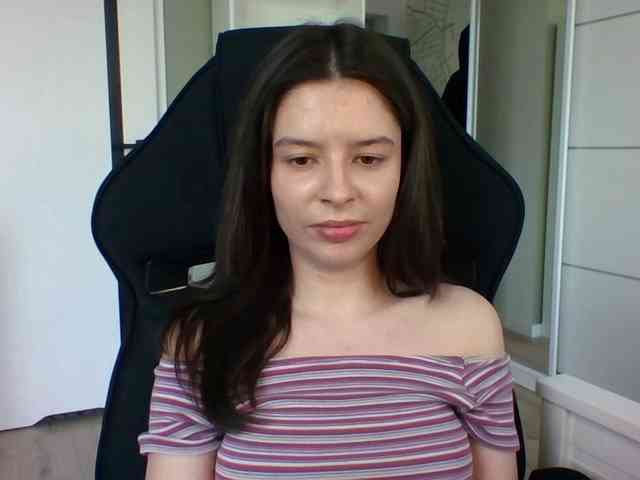 LariceHoney webcam
