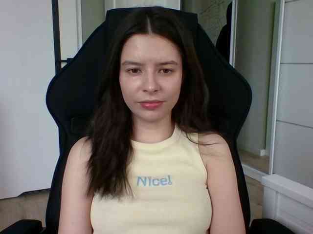 LariceHoney webcam