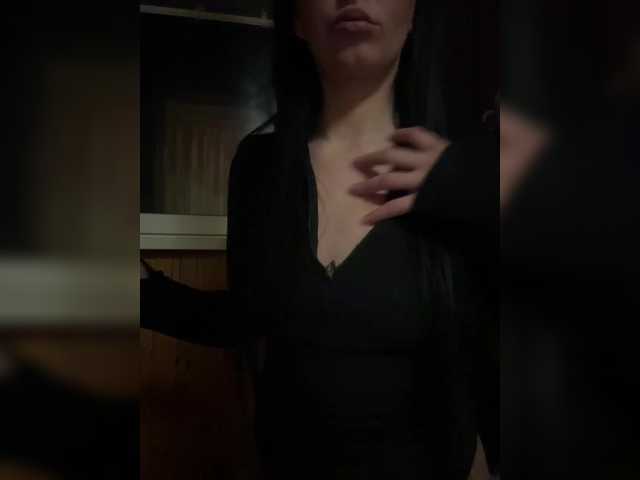 Liklik – webcam model profile photo