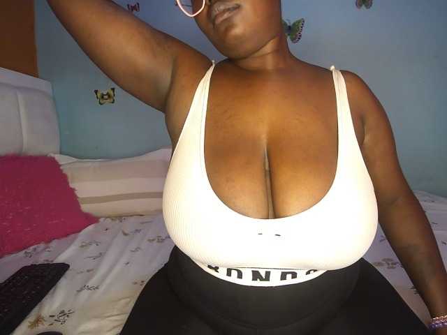 Spicydiva's BongaCams show and profile