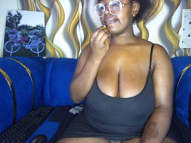 Spicydiva's BongaCams show and profile