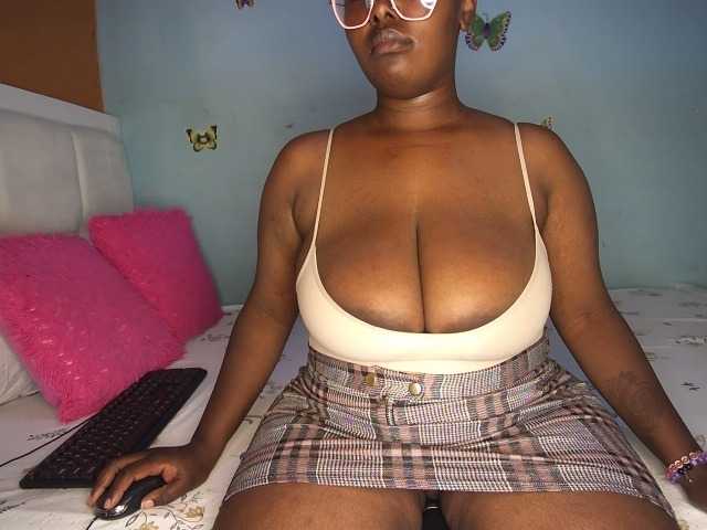 Spicydiva's BongaCams show and profile