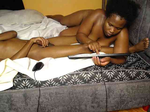 Wizzy_And_Jill webcam