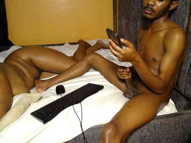 Wizzy_And_Jill webcam