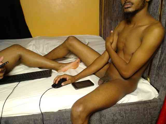 Wizzy_And_Jill webcam