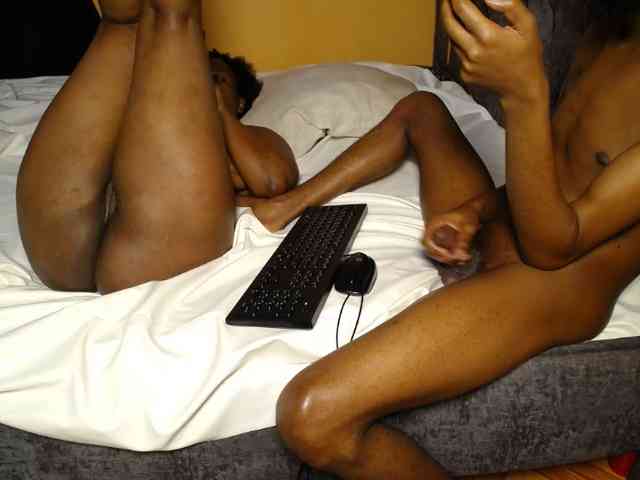 Wizzy_And_Jill webcam