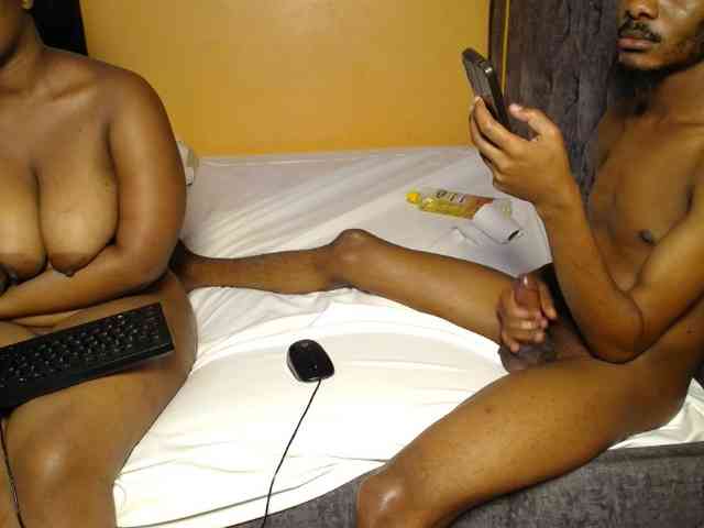 Wizzy_And_Jill webcam