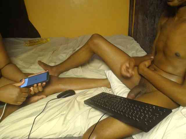 Wizzy_And_Jill webcam