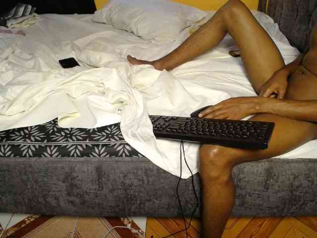 Wizzy_And_Jill webcam