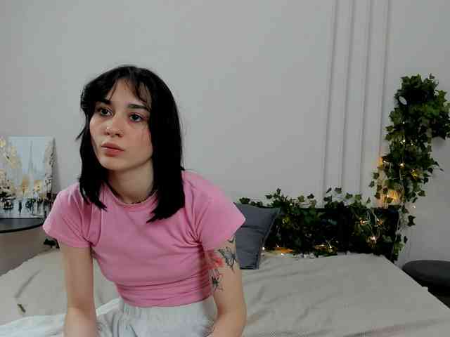 AnikaRose webcam
