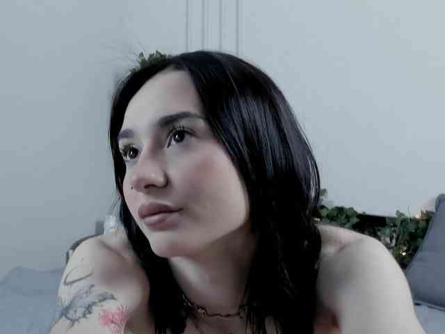 AnikaRose webcam