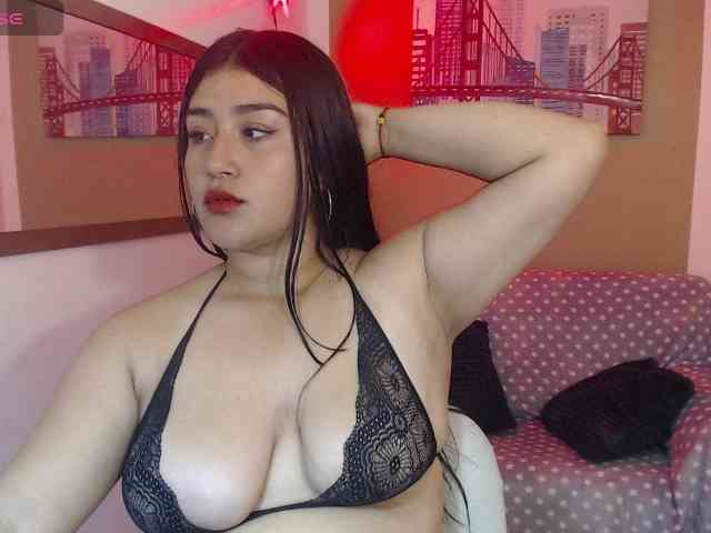 doll-soofiaahx webcam