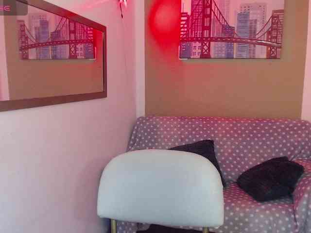 doll-soofiaahx webcam