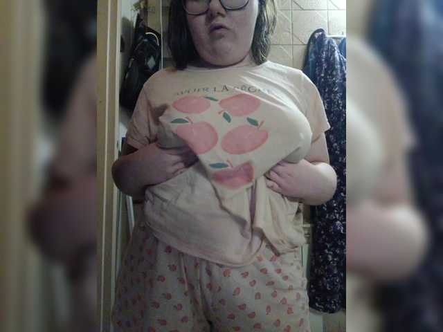 Hot2115 – webcam model profile photo