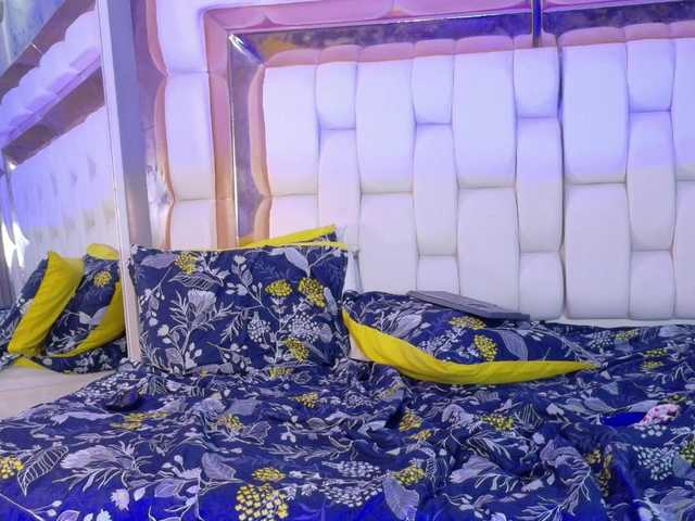 Rizantella's BongaCams show and profile