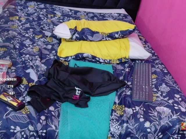 Rizantella's BongaCams show and profile