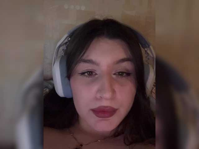 Aimi's BongaCams show and profile