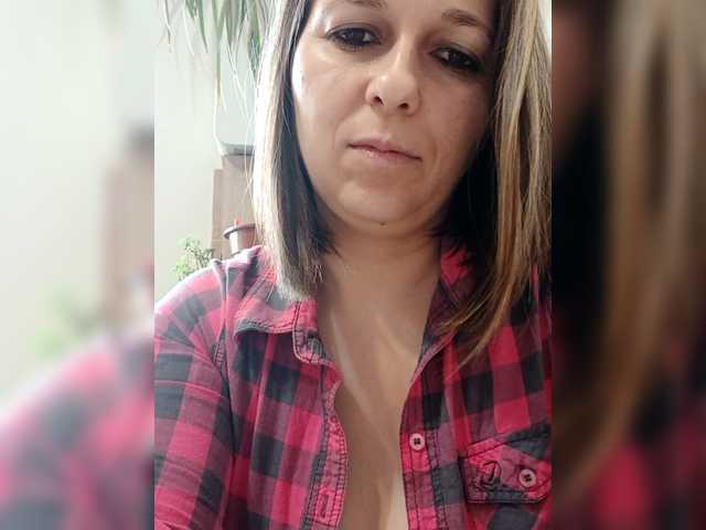 AdaJoy's BongaCams show and profile