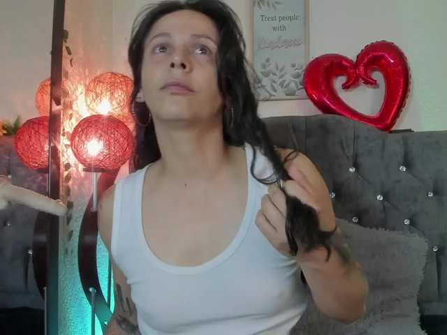 daenerys-11's BongaCams show and profile