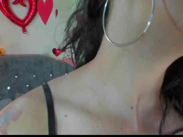 daenerys-11 Live Webcam on BongaCams