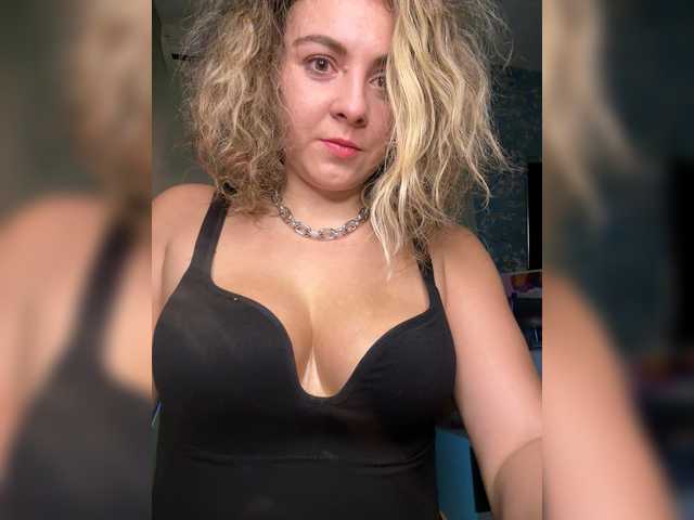 ProseccoMood's BongaCams show and profile