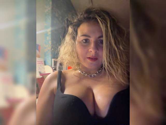 ProseccoMood's BongaCams show and profile