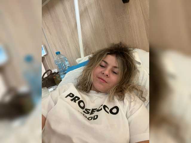 ProseccoMood's BongaCams show and profile